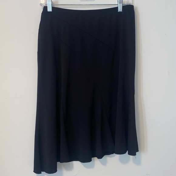 Parallel Skirt - Picture 2 of 3